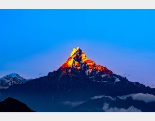 정복되지 않은산 마차푸추레