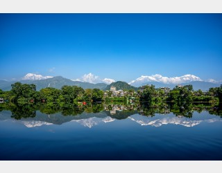 포카라 페와 호수에서 본 히말리아