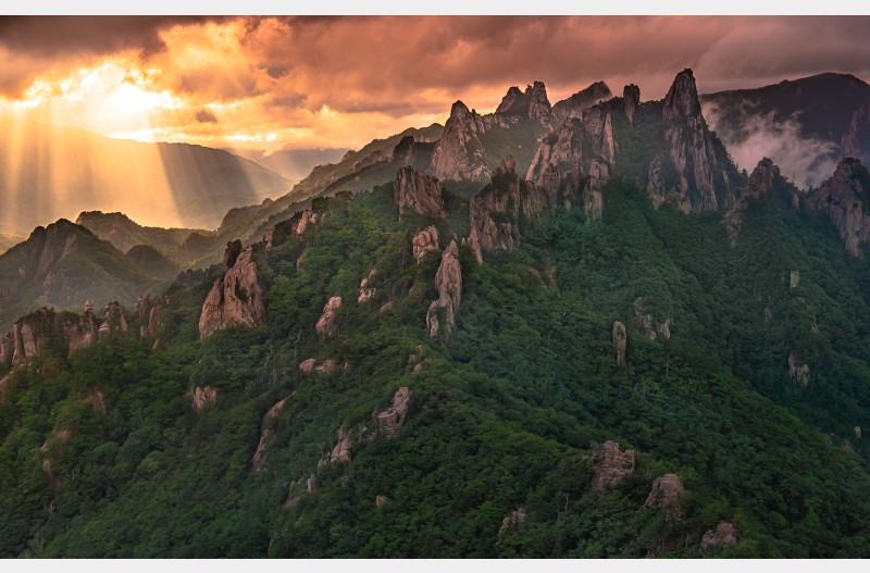 산능선의 빛내림