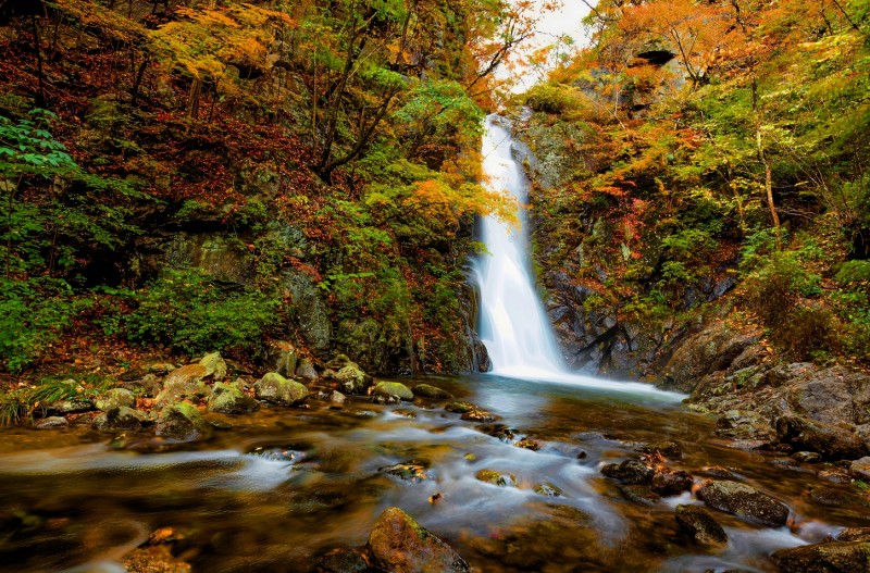 가을 폭포