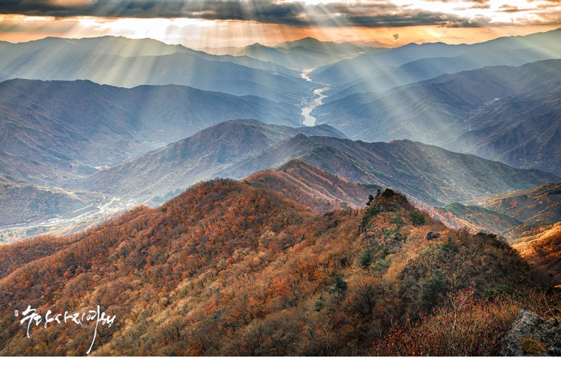 지리산 가을 빛 아침