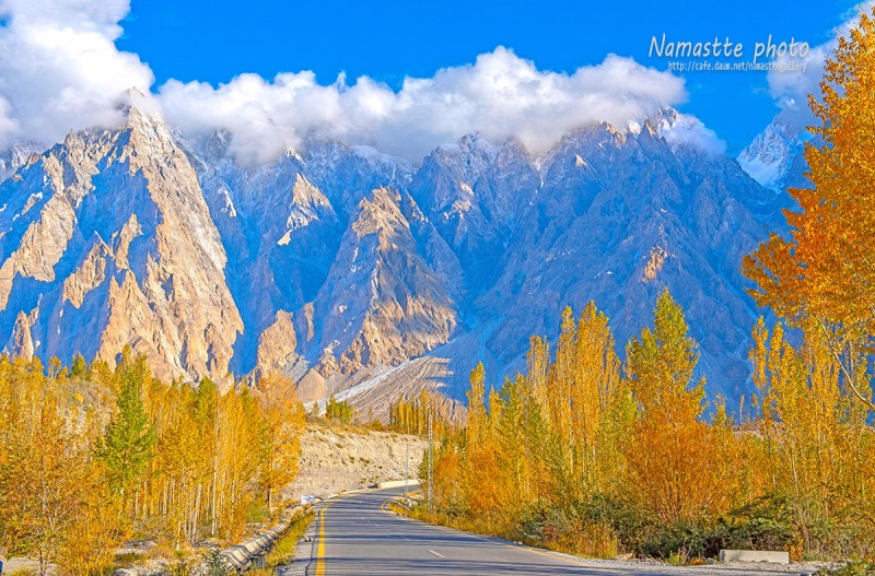 카라코람 하이웨이의 가을